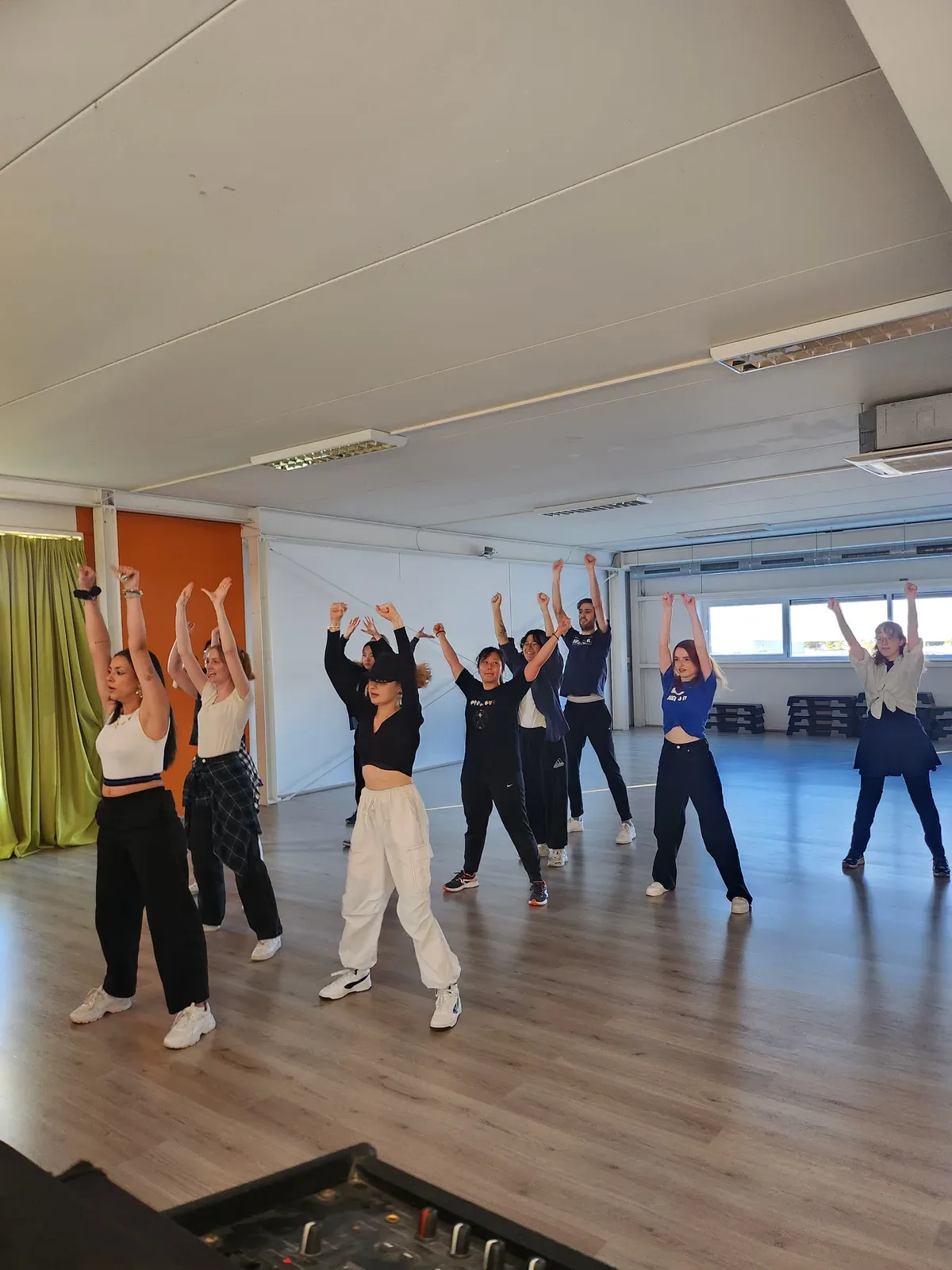 Sfeerfoto Kpop dansles bij Kpoppers Academy