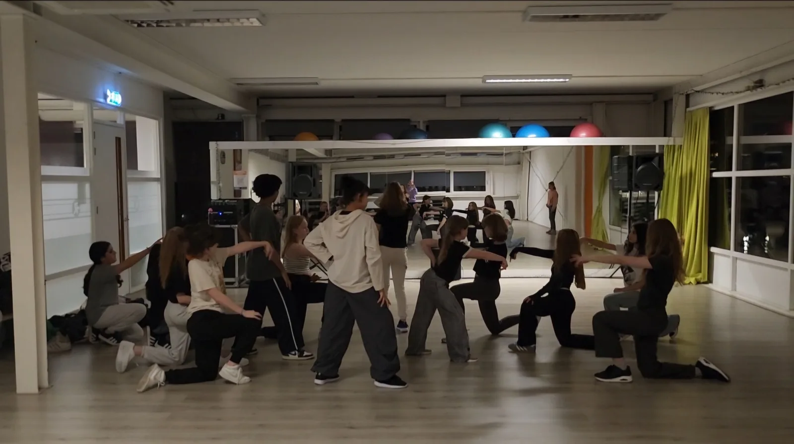 Sfeerfoto Kpop dansles bij Kpoppers Academy